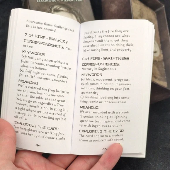 New Era Elements Tarot Card Deck by Eleonore F. Pieper​ - Picture 4 of 4